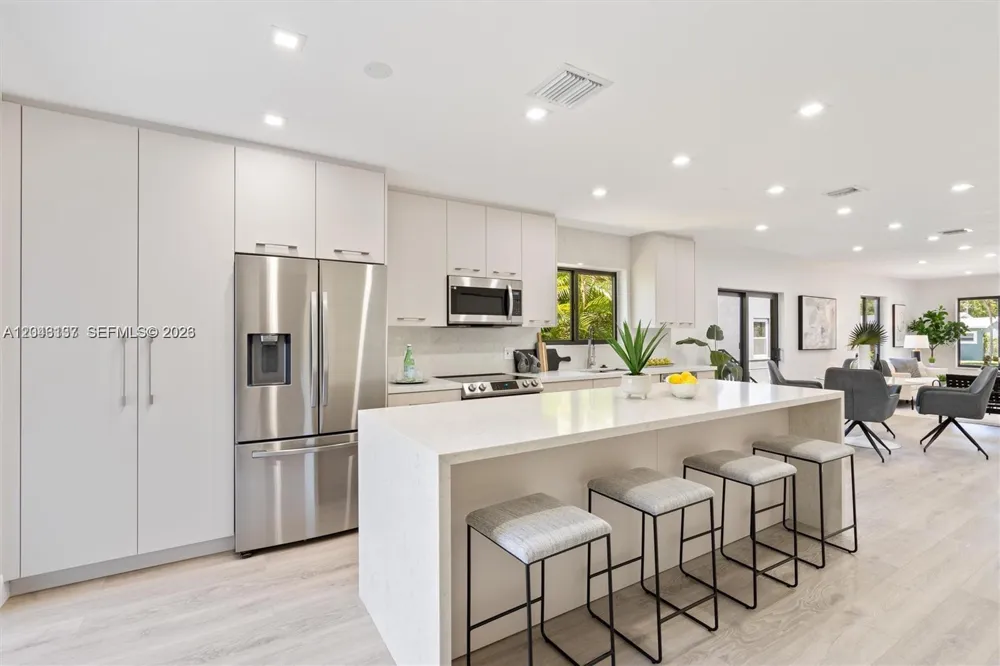 222 SW 3rd Ter Dania Beach, FL 33004