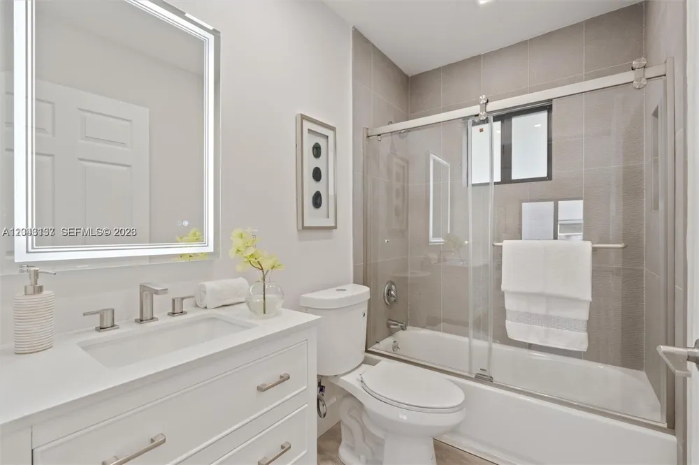 222 SW 3rd Ter Dania Beach, FL 33004