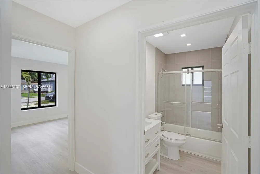 222 SW 3rd Ter Dania Beach, FL 33004