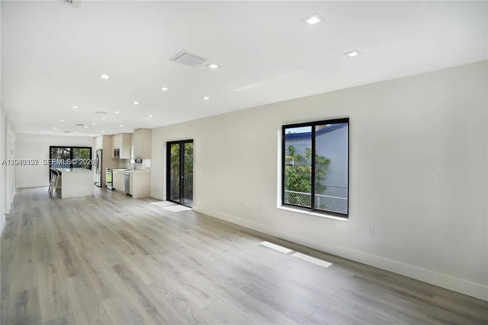 222 SW 3rd Ter Dania Beach, FL 33004
