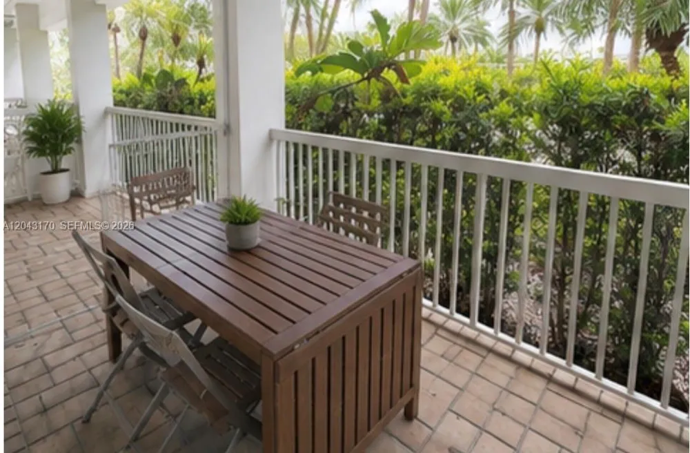 10275 Collins Ave #115 Bal Harbour, FL 33154