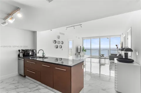 465 Brickell Ave #5505