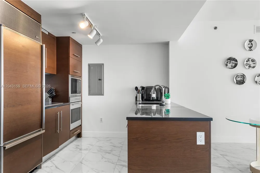 465 Brickell Ave #5505 Miami, FL 33131