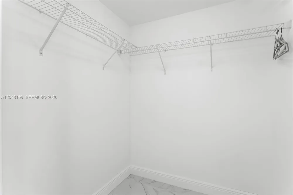 465 Brickell Ave #5505 Miami, FL 33131