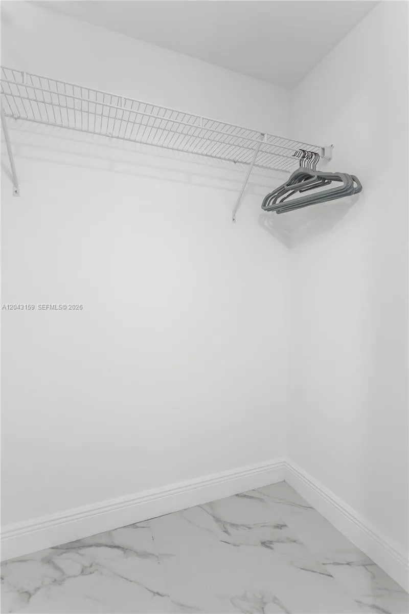 465 Brickell Ave #5505 Miami, FL 33131