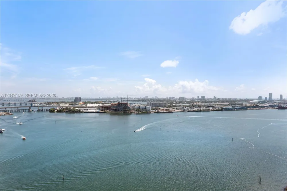465 Brickell Ave #5505 Miami, FL 33131