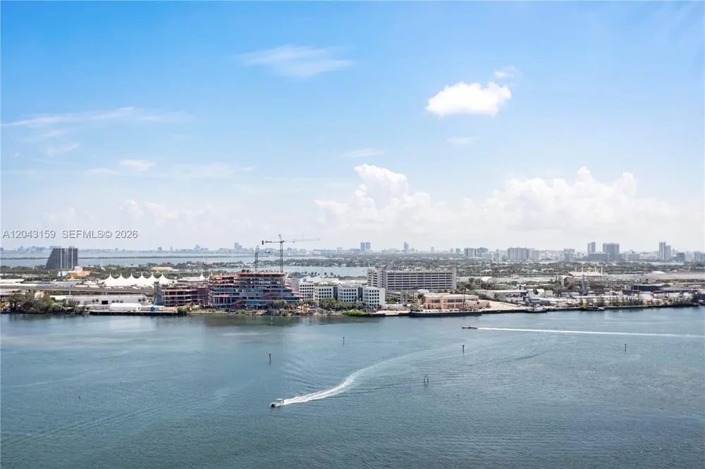 465 Brickell Ave #5505 Miami, FL 33131