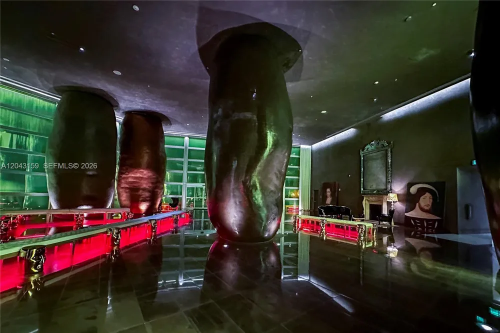 465 Brickell Ave #5505 Miami, FL 33131