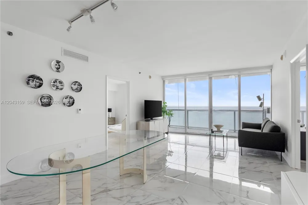 465 Brickell Ave #5505 Miami, FL 33131