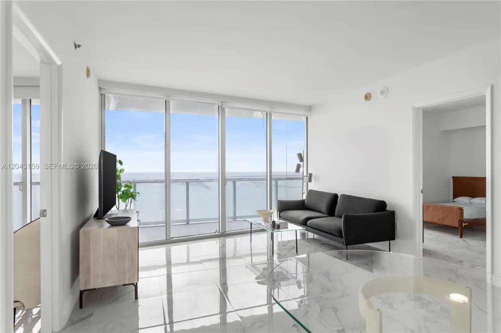 465 Brickell Ave #5505 Miami, FL 33131