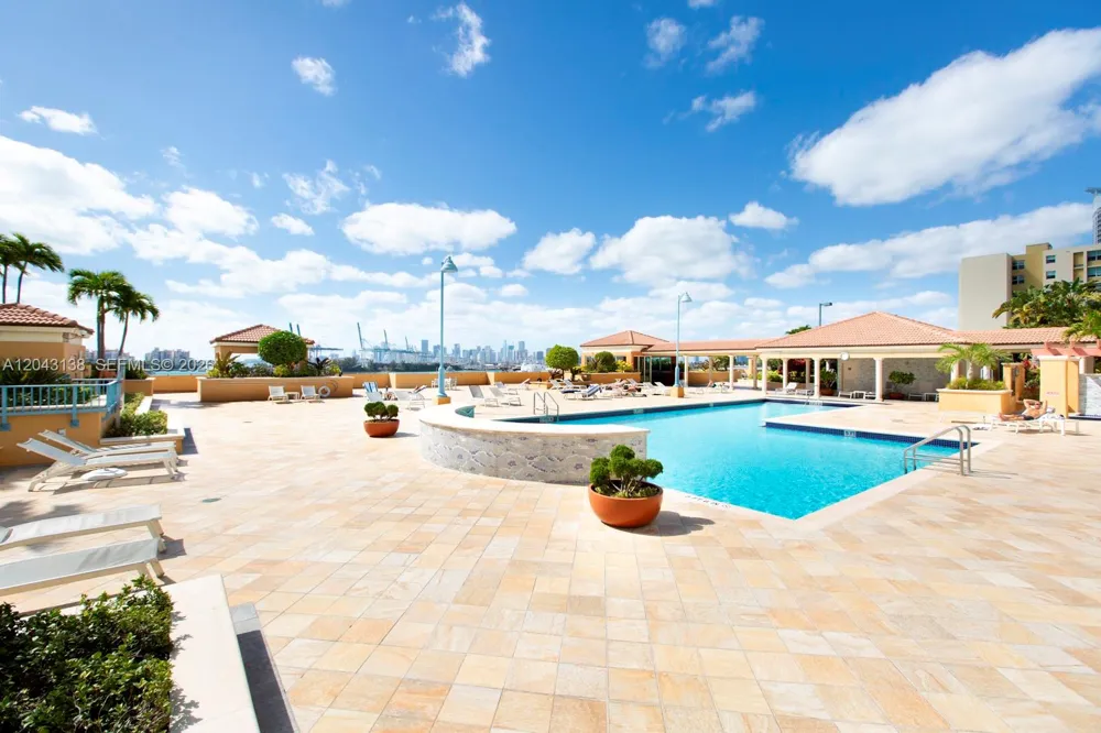 90 Alton Rd #1005 Miami Beach, FL 33139