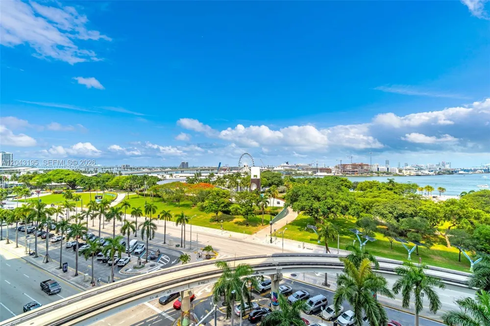 50 Biscayne Blvd #904 Miami, FL 33132