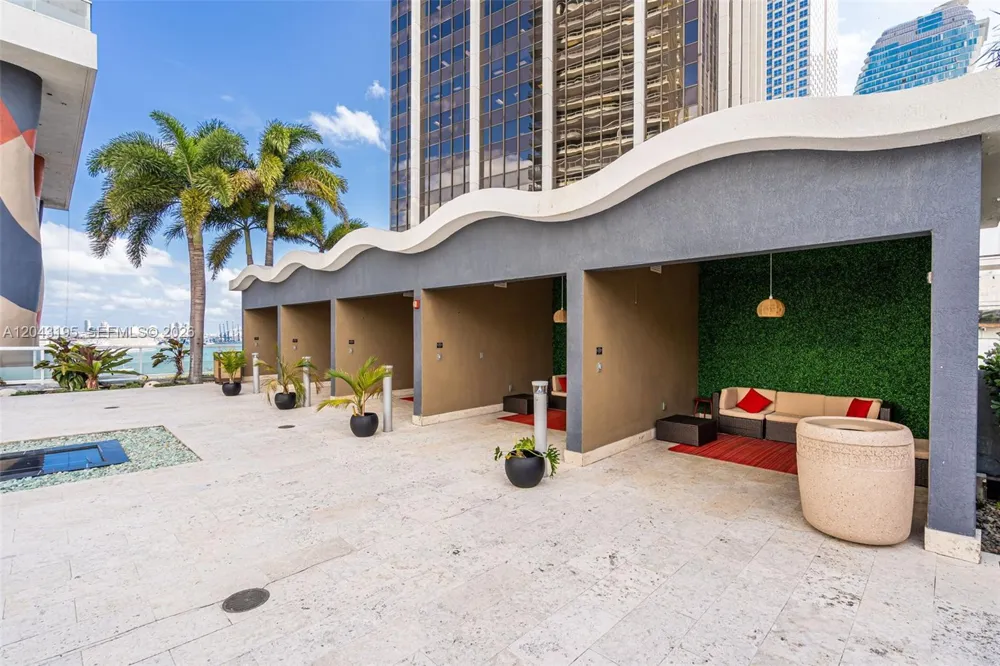50 Biscayne Blvd #904 Miami, FL 33132