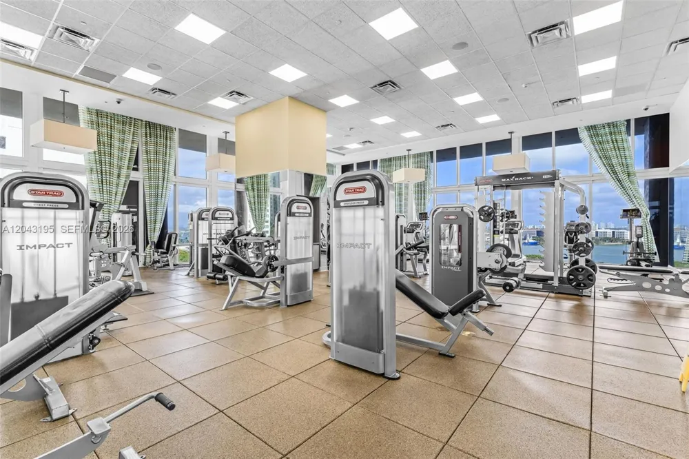 50 Biscayne Blvd #904 Miami, FL 33132
