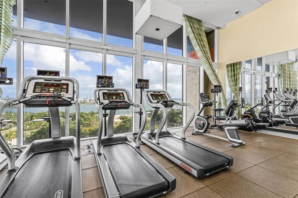 50 Biscayne Blvd #904 Miami, FL 33132