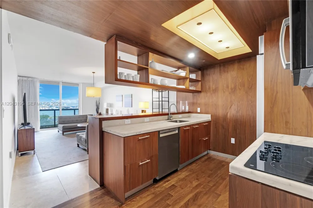 50 Biscayne Blvd #904 Miami, FL 33132
