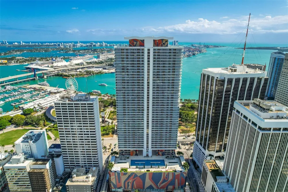 50 Biscayne Blvd #904 Miami, FL 33132
