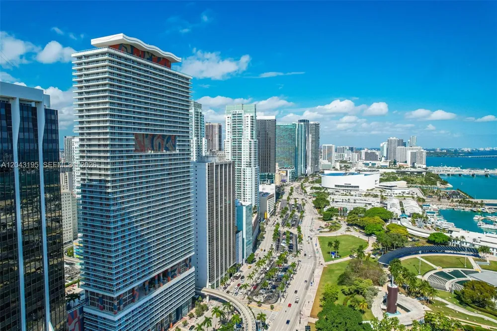 50 Biscayne Blvd #904 Miami, FL 33132