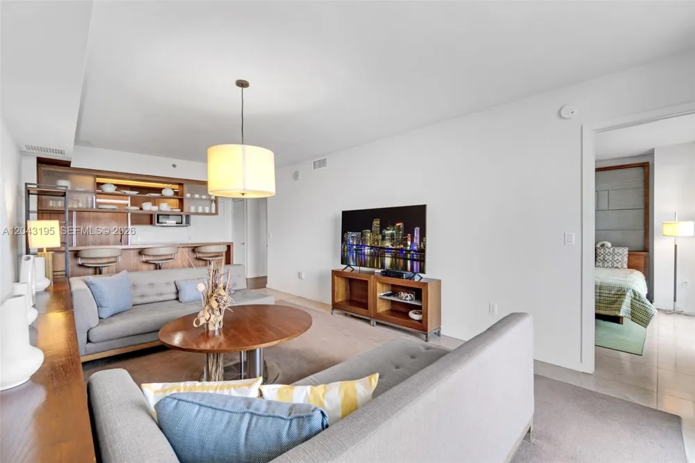 50 Biscayne Blvd #904 Miami, FL 33132