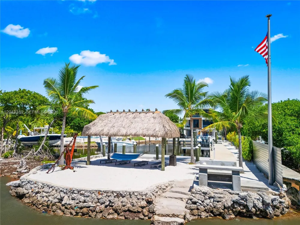 16 Seaside Ave Key Largo, FL 33037