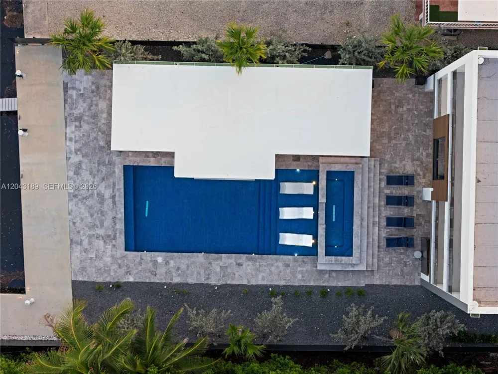 16 Seaside Ave Key Largo, FL 33037
