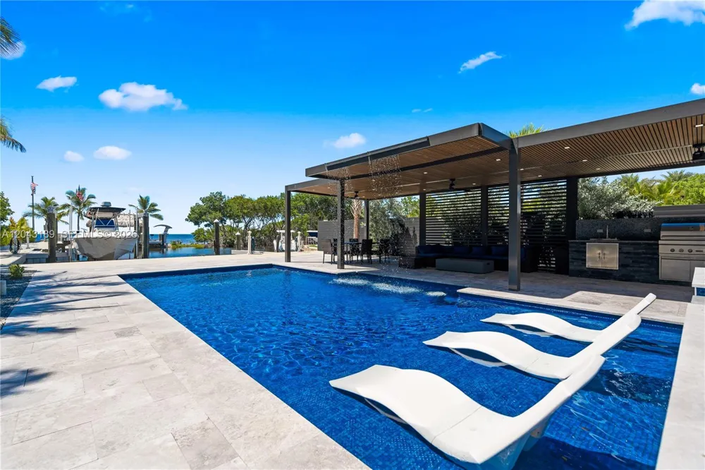 16 Seaside Ave Key Largo, FL 33037