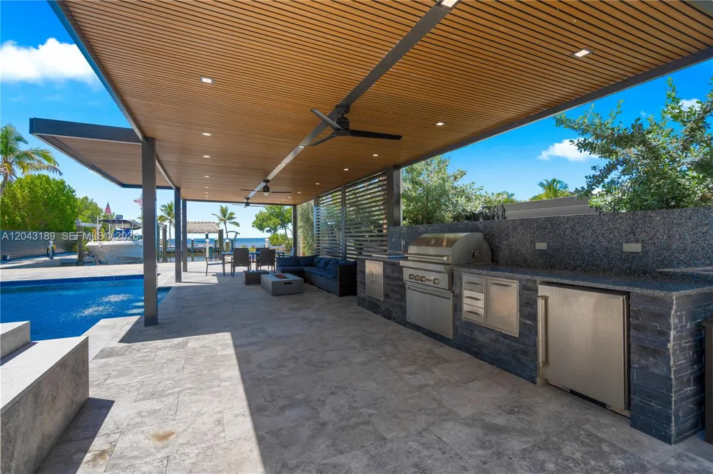 16 Seaside Ave Key Largo, FL 33037