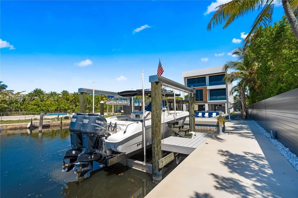 16 Seaside Ave Key Largo, FL 33037