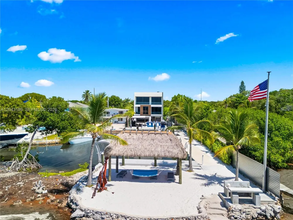 16 Seaside Ave Key Largo, FL 33037