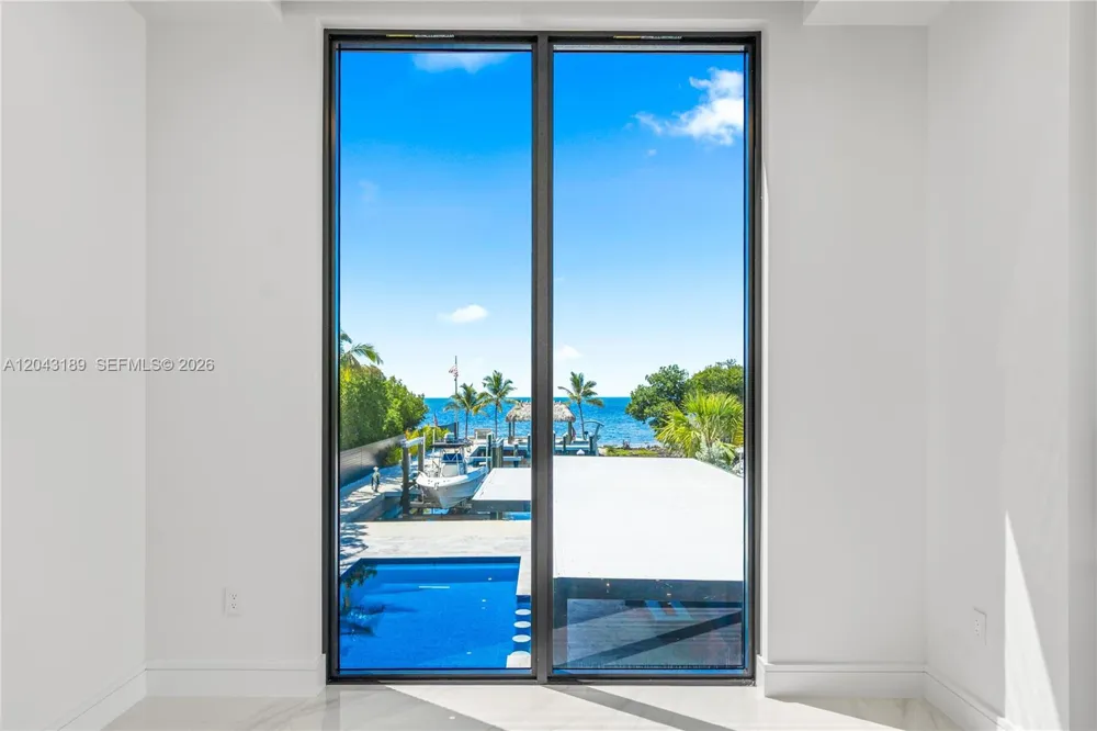 16 Seaside Ave Key Largo, FL 33037
