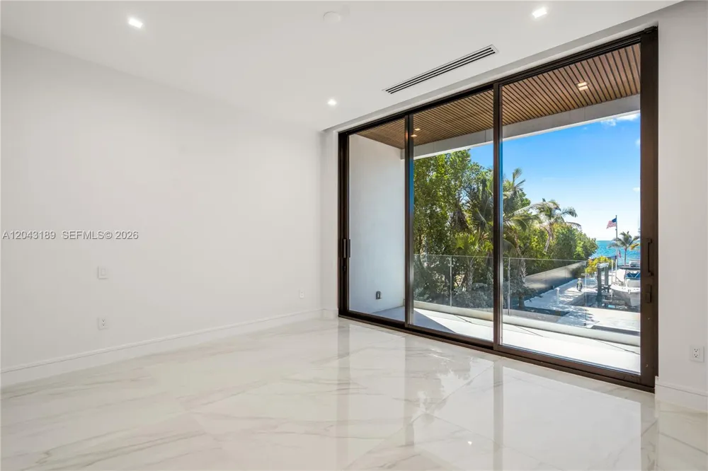 16 Seaside Ave Key Largo, FL 33037
