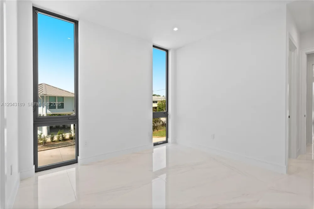 16 Seaside Ave Key Largo, FL 33037