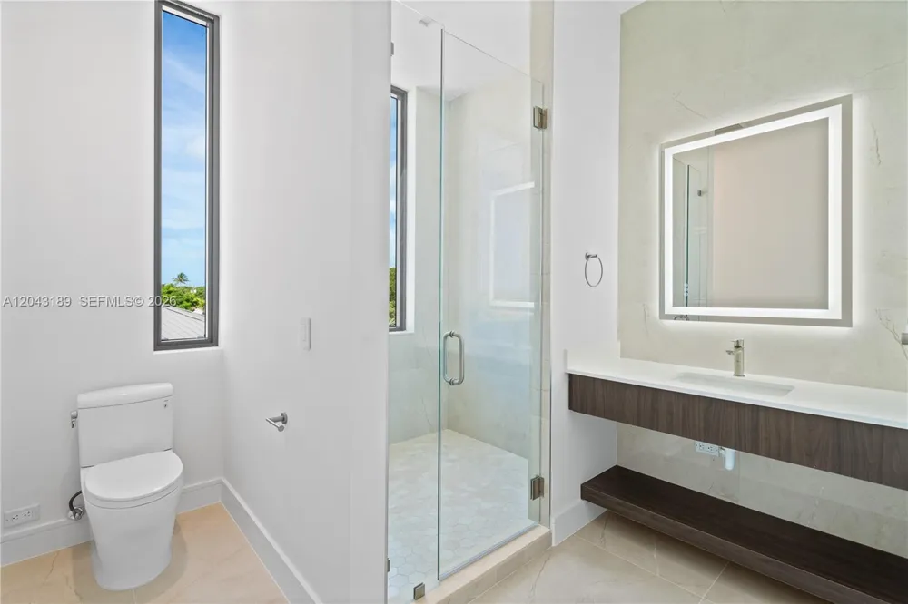 16 Seaside Ave Key Largo, FL 33037