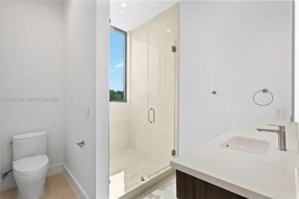 16 Seaside Ave Key Largo, FL 33037