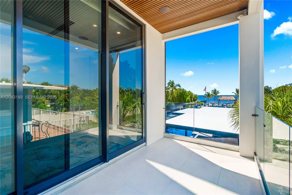 16 Seaside Ave Key Largo, FL 33037