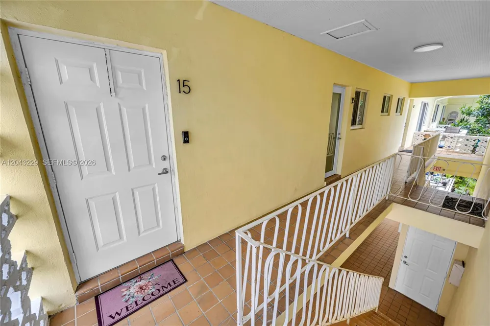 9281 W Bay Harbor Dr #15 Bay Harbor Islands, FL 33154