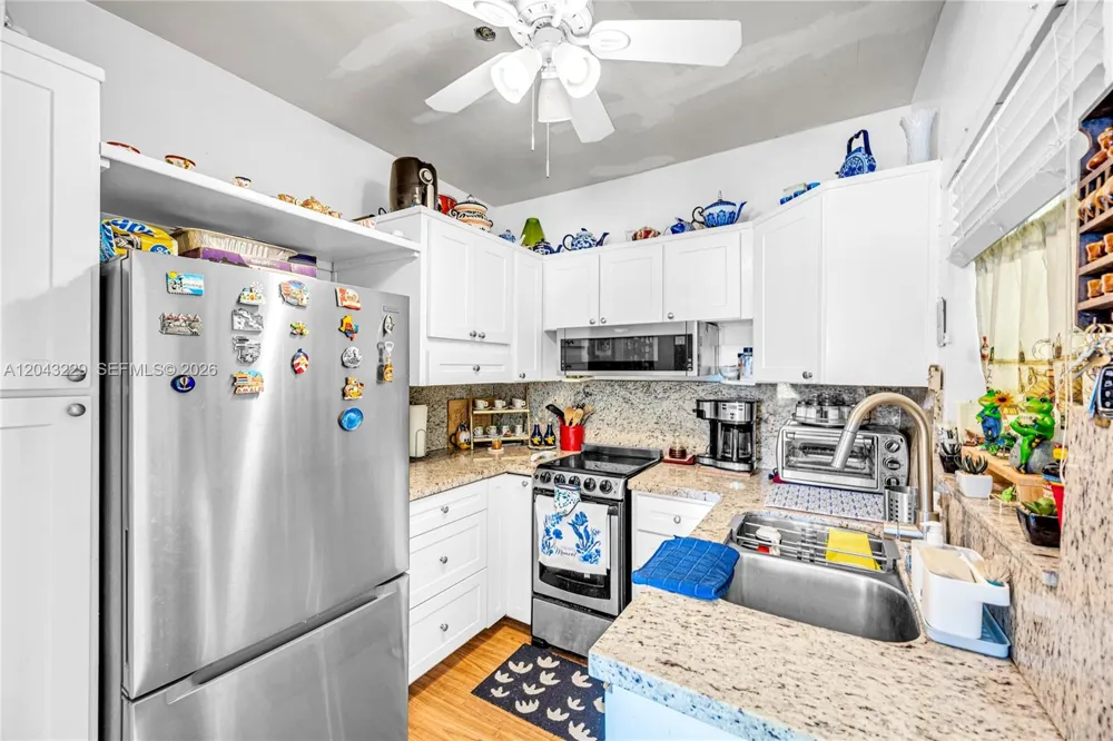 9281 W Bay Harbor Dr #15 Bay Harbor Islands, FL 33154