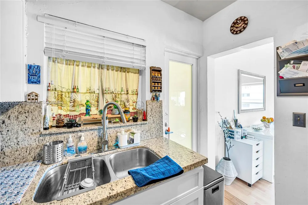 9281 W Bay Harbor Dr #15 Bay Harbor Islands, FL 33154