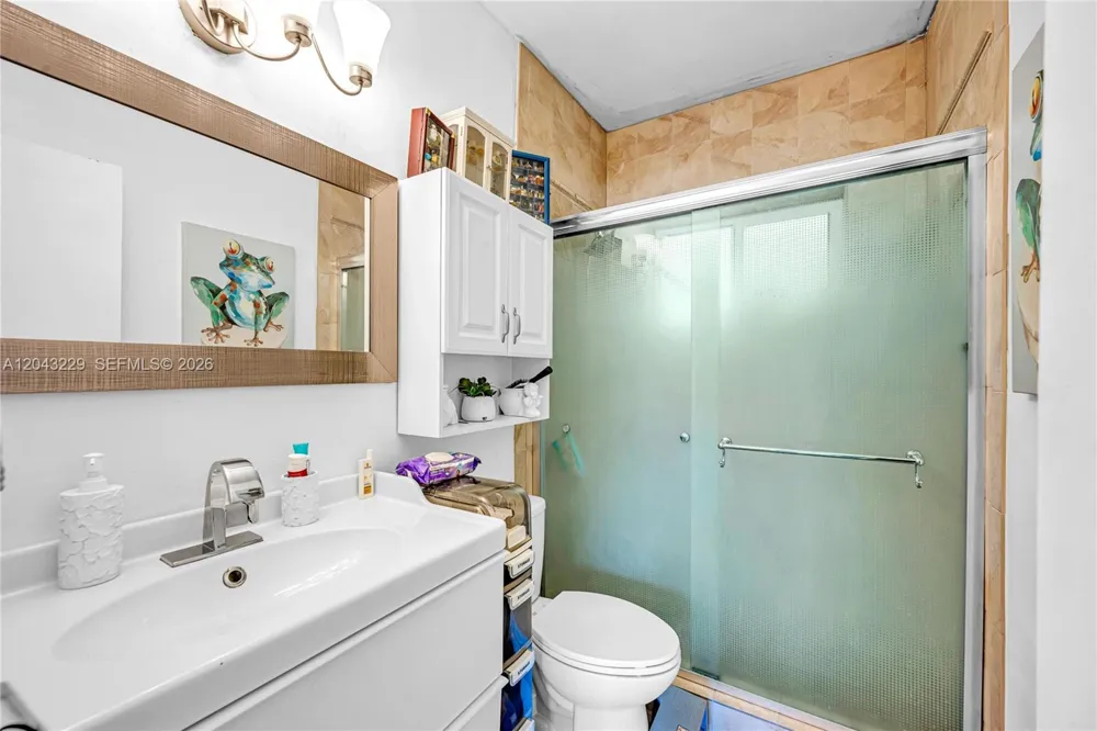 9281 W Bay Harbor Dr #15 Bay Harbor Islands, FL 33154