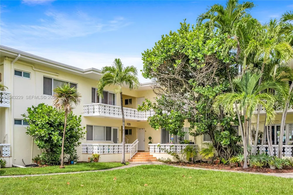9281 W Bay Harbor Dr #15 Bay Harbor Islands, FL 33154
