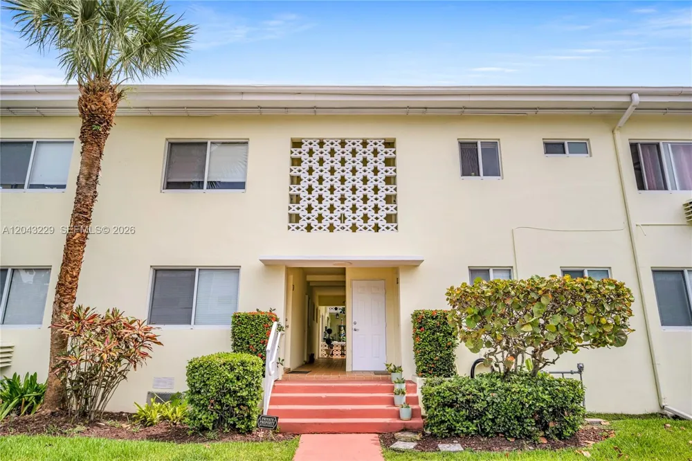 9281 W Bay Harbor Dr #15 Bay Harbor Islands, FL 33154