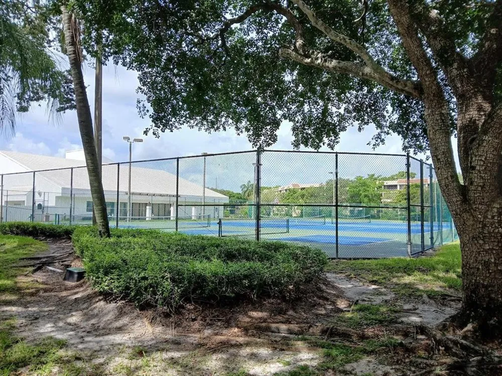 7500 NW 1st Court #102-3 Plantation, FL 33317