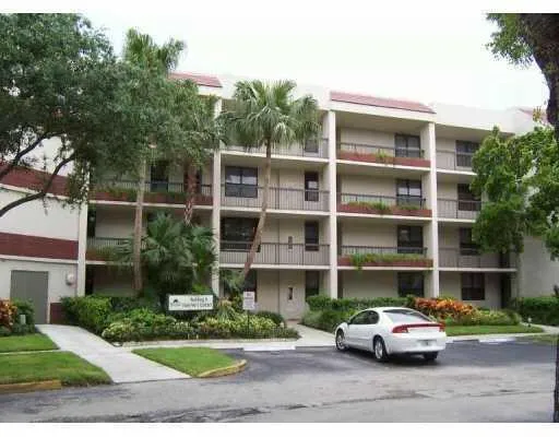 7500 NW 1st Court #102-3 Plantation, FL 33317