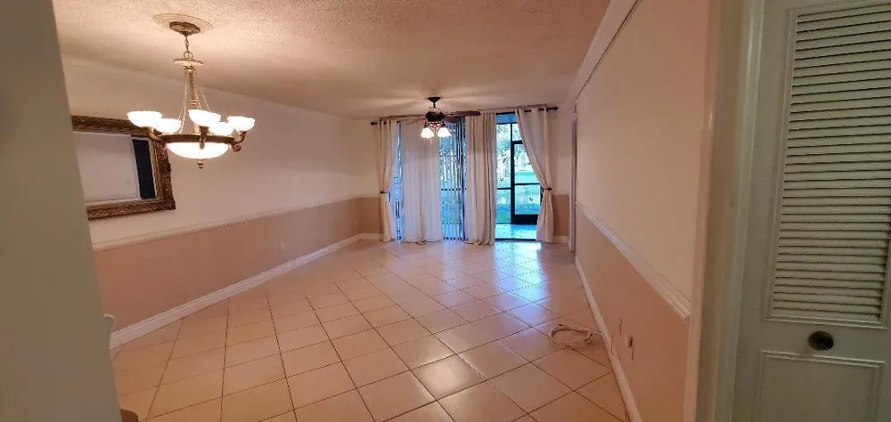 7500 NW 1st Court #102-3 Plantation, FL 33317