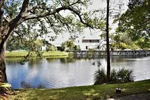 7500 NW 1st Court #102-3 Plantation, FL 33317