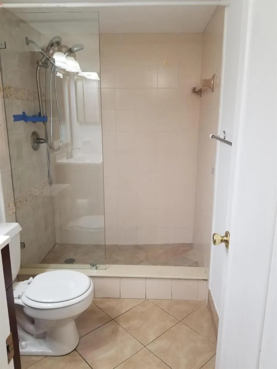 7500 NW 1st Court #102-3 Plantation, FL 33317