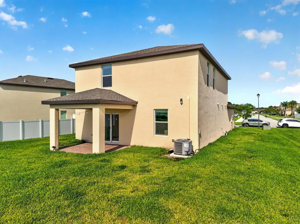950 Bent Creek Drive Fort Pierce, FL 34947