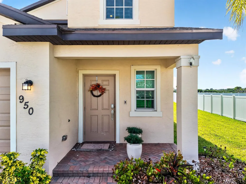 950 Bent Creek Drive Fort Pierce, FL 34947