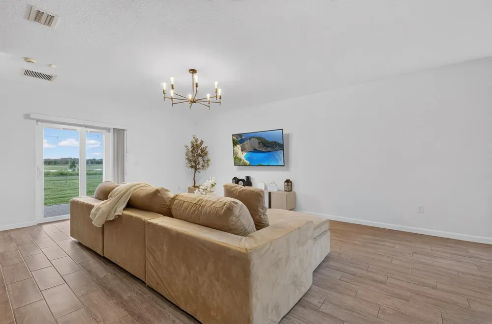 950 Bent Creek Drive Fort Pierce, FL 34947