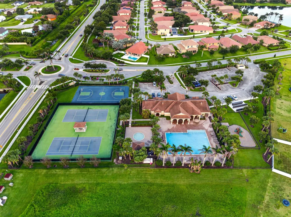 950 Bent Creek Drive Fort Pierce, FL 34947